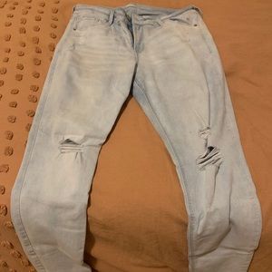 Light Wash Ripped Jeans